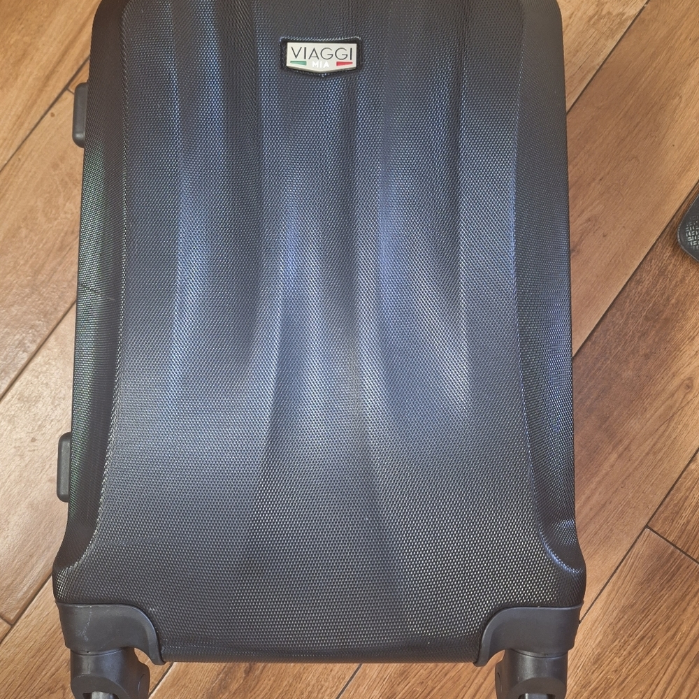 Suitcase - Picture 3 of 6